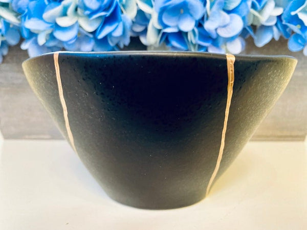 Shiny Black Kintsugi Bowl small black & Gold Kintsugi 