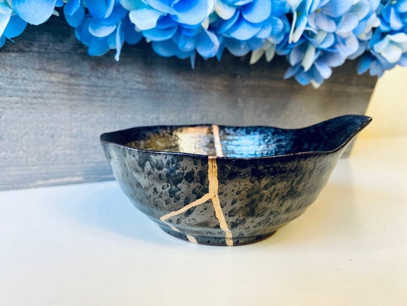 Kintsugi Dish, Kintsugi Bowl, Home Gifts, Gifts for Her, Home Decor, Anniversary Gift, Wedding Gifts, Kintsugi Repaired Black Stoneware Bowl