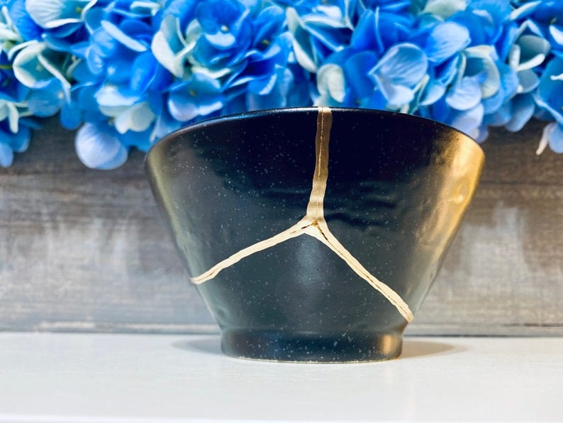 Kintsugi Dish, Kintsugi Bowls, Personalized Gifts, Gifts for Her, Home Decor, Minimalist Style, Kintsugi Repaired Black Stoneware Bowl