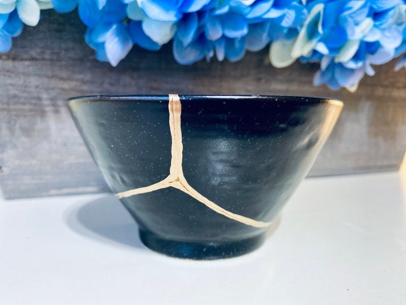 Kintsugi Dish, Kintsugi Bowls, Personalized Gifts, Gifts for Her, Home Decor, Minimalist Style, Kintsugi Repaired Black Stoneware Bowl