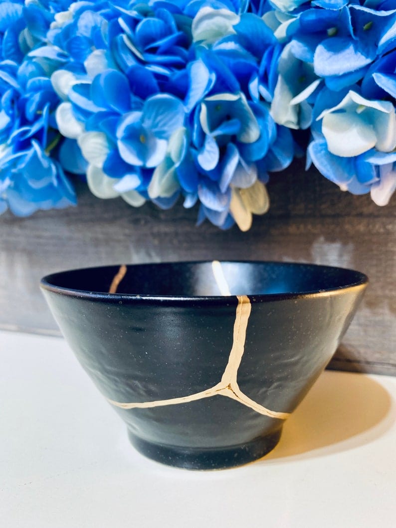 Kintsugi Dish, Kintsugi Bowls, Personalized Gifts, Gifts for Her, Home Decor, Minimalist Style, Kintsugi Repaired Black Stoneware Bowl