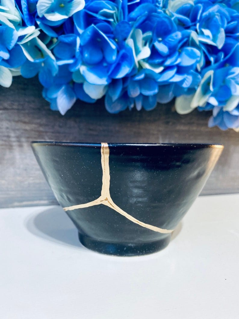 Kintsugi Dish, Kintsugi Bowls, Personalized Gifts, Gifts for Her, Home Decor, Minimalist Style, Kintsugi Repaired Black Stoneware Bowl