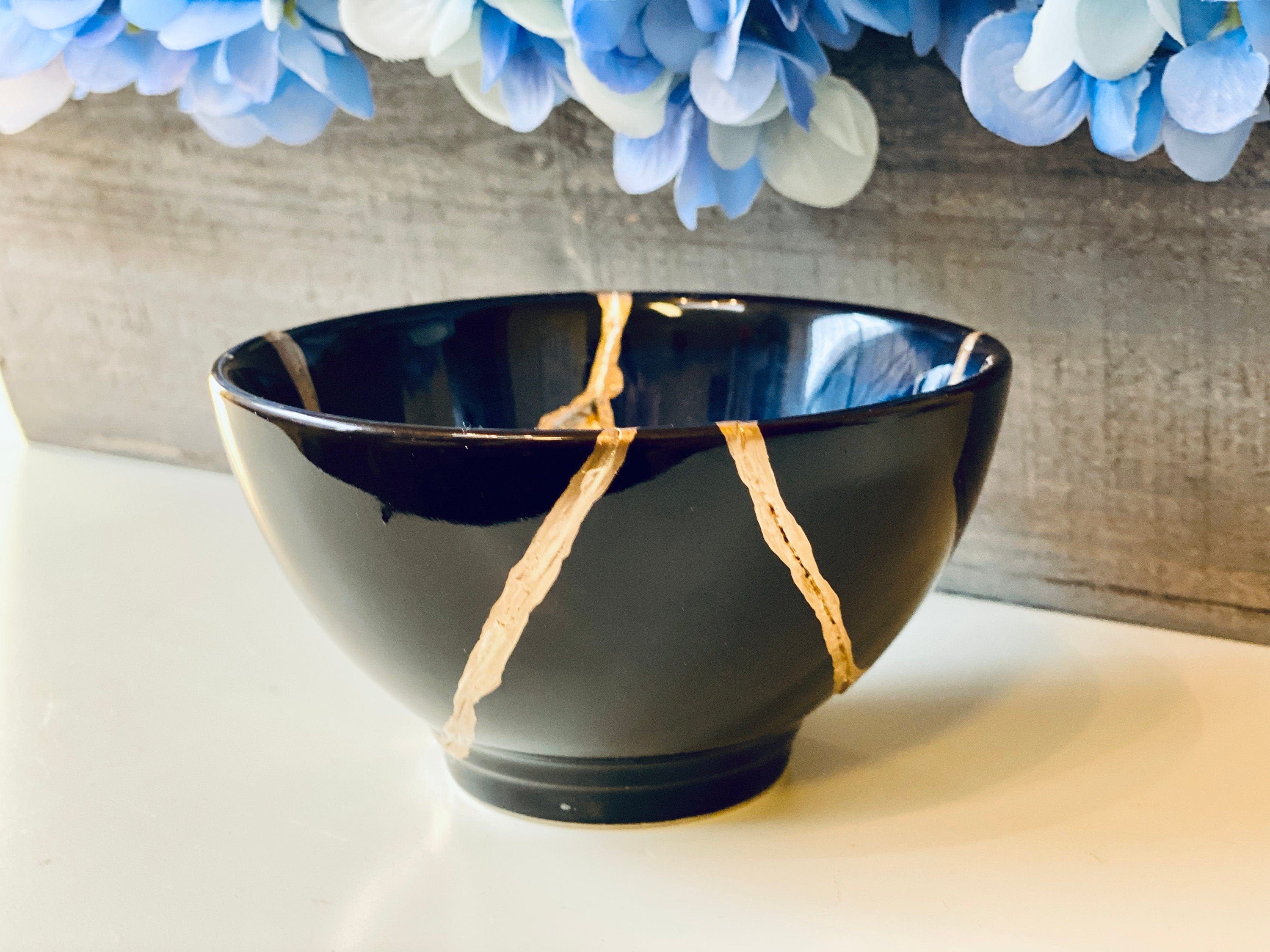 Kintsugi Repaired Cat-Eye Blue Ring Bowl Gold Inlaid