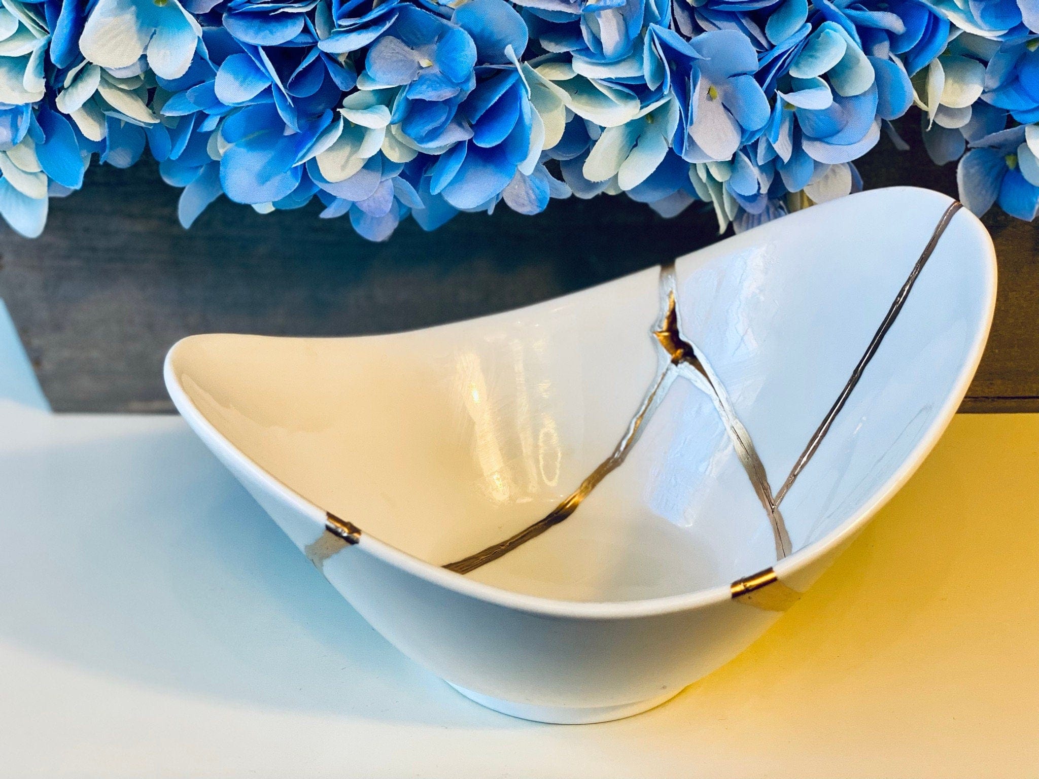 Kintsugi Repaired White Porcelain Curved Bowl