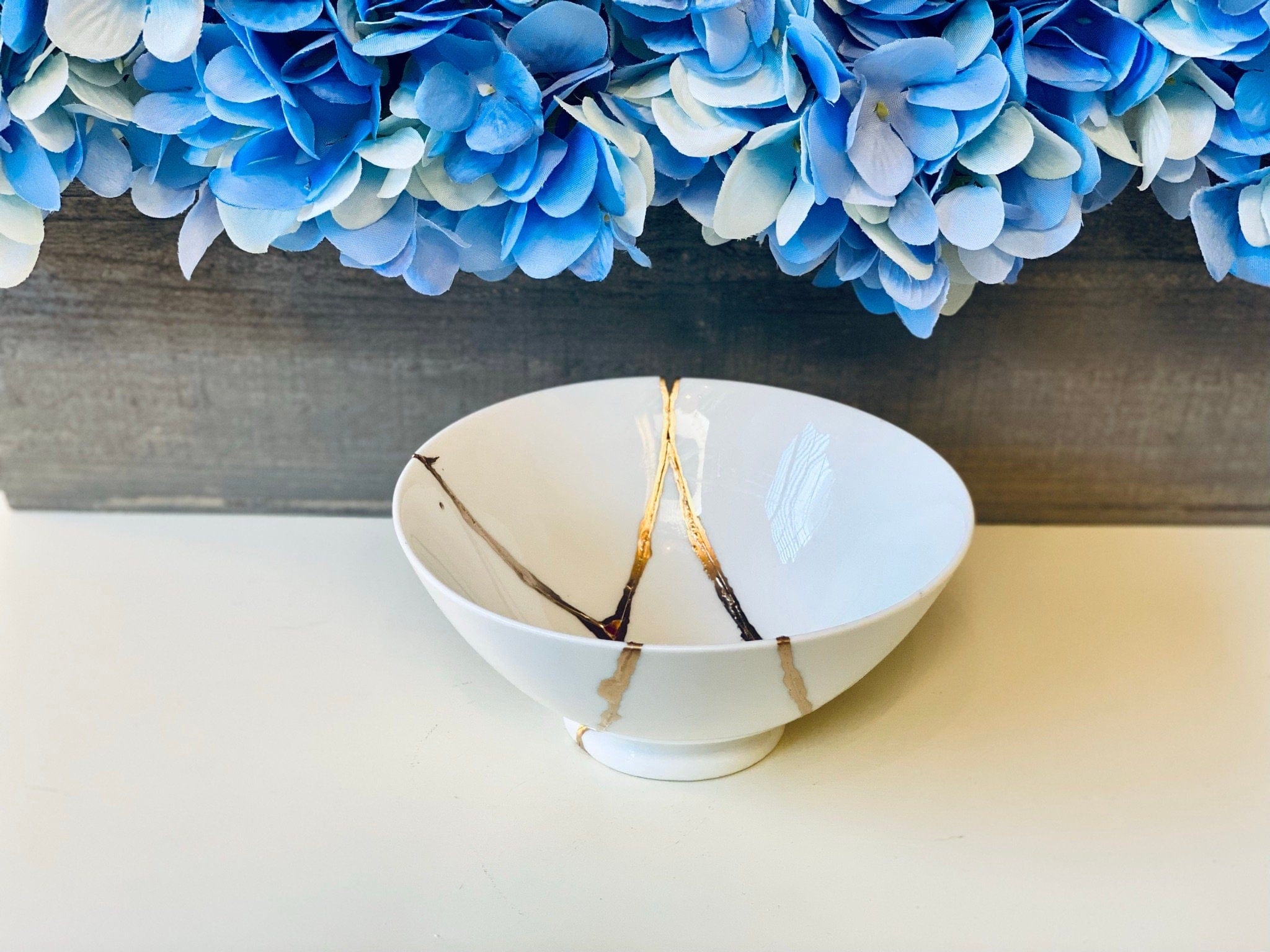 Kintsugi Repaired White Porcelain Ring Bowl Gold Inlaid
