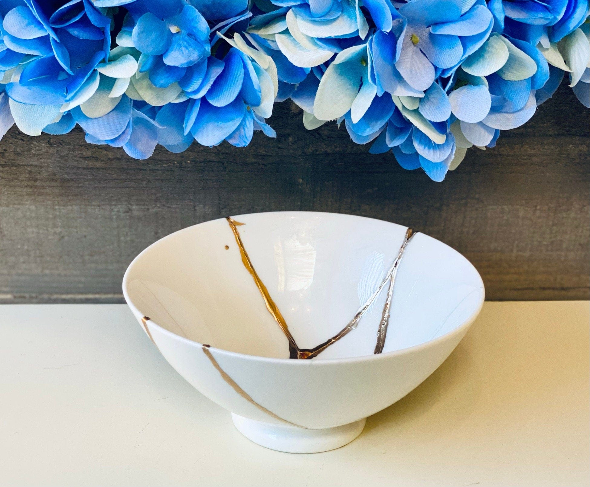 Kintsugi Repaired White Porcelain Ring Bowl Gold Inlaid