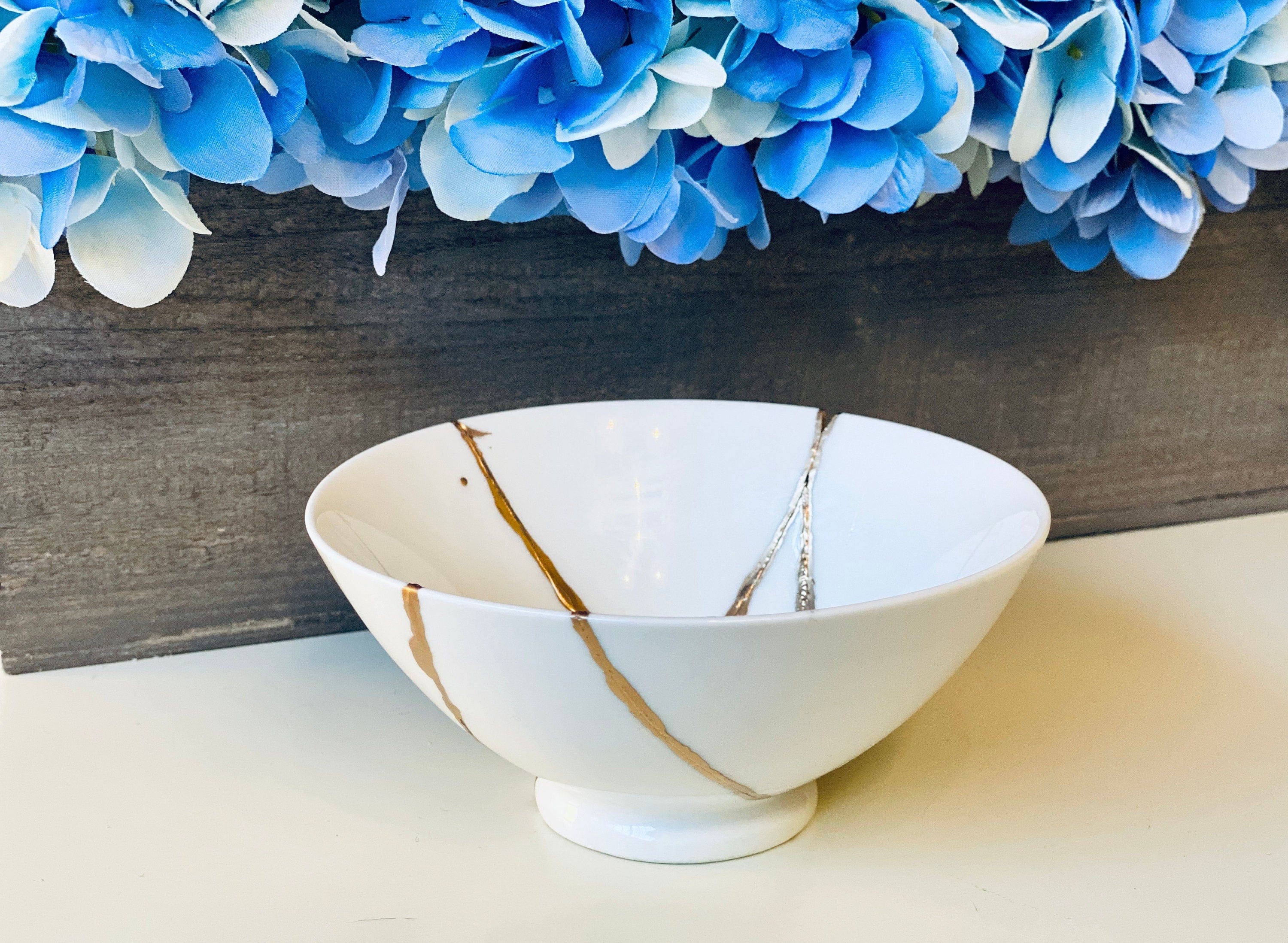 Kintsugi Repaired White Porcelain Ring Bowl Gold Inlaid