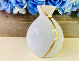 Kintsugi Gifts, White Sake Bottle, Kintsugi Pottery, Japanese Decor, Home Decor, Minimalist, Graduation, Kintsugi White Sake Bottle