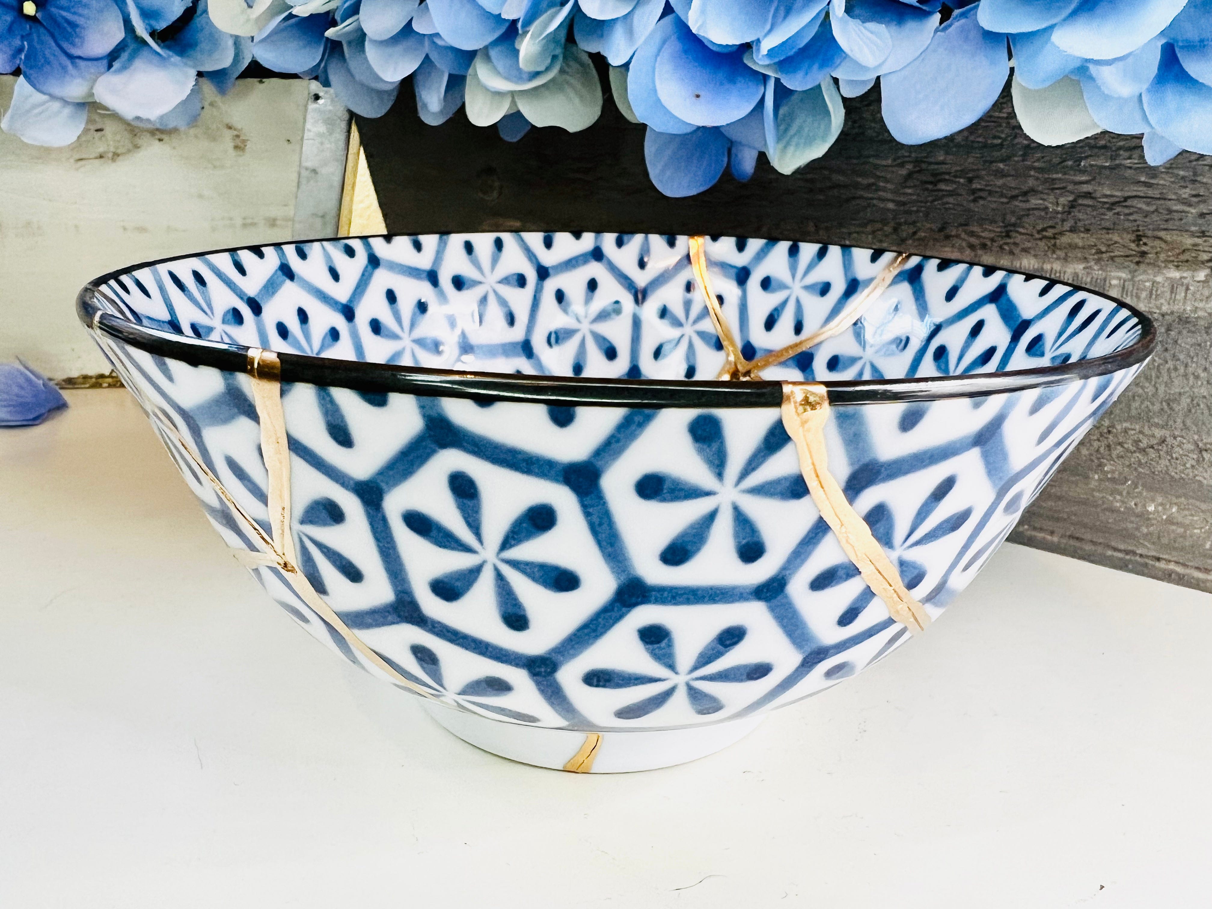 Kintsugi Bowl, Kintsugi Monyou Blue, Kintsugi Pottery, Minimalist, Home Decor, Fall Gifts, Blue and White Lined Ring Dish