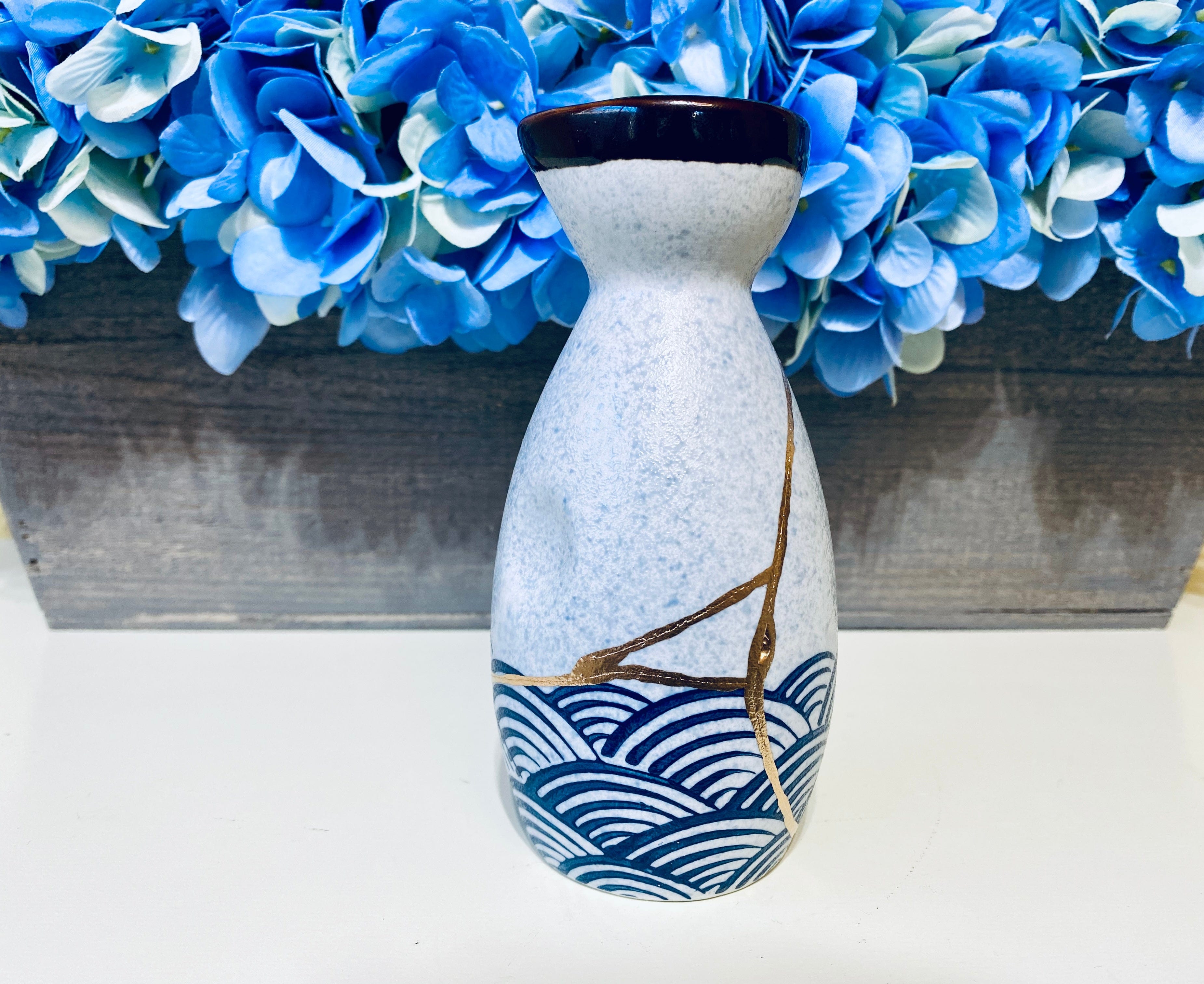 Kintsugi Repaired Scale Pattern Stoneware Sake Bottle