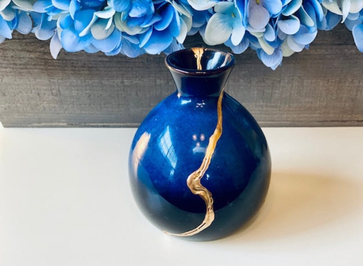 Kintsugi Budvase, Kintsugi Vase Ceramic Vase, Blue Bud Vase, Kintsugi Repaired, Handmade Home Decor, Minimalist, Blue Bud Vase Gold Repair