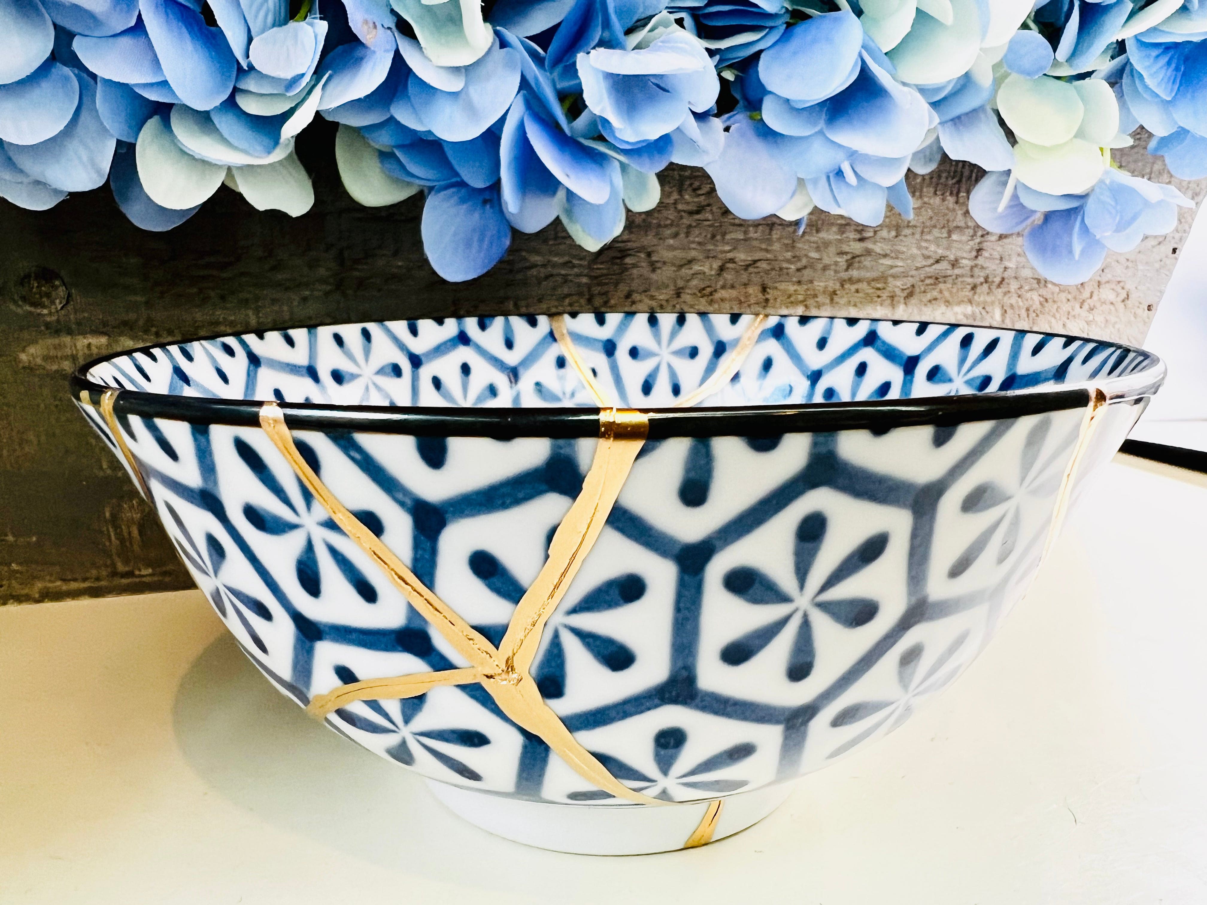 Kintsugi Bowl, Kintsugi Monyou Blue, Kintsugi Pottery, Minimalist, Home Decor, Fall Gifts, Blue and White Lined Ring Dish