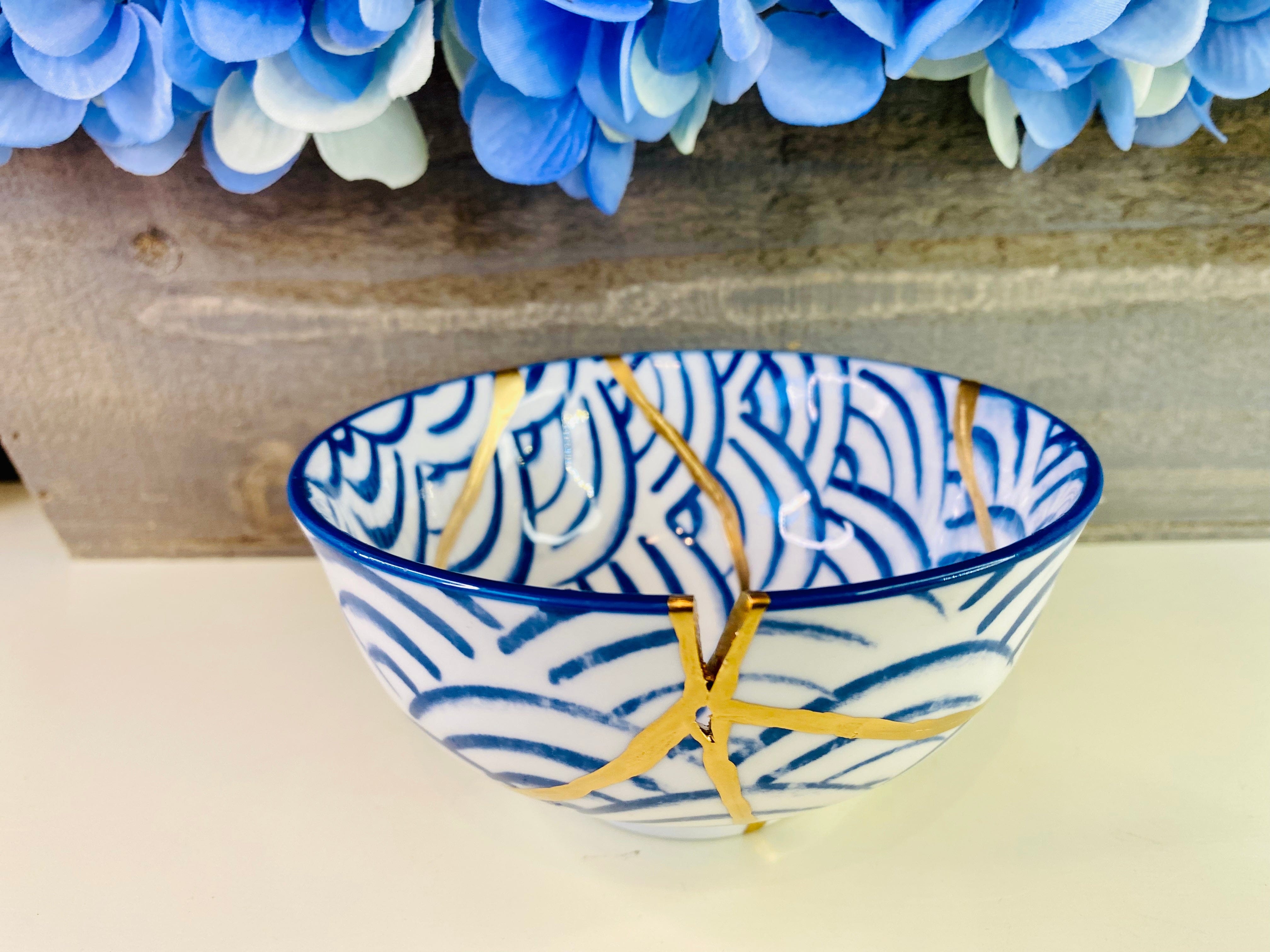 Kintsugi Gifts, White Scale Bowl, Kintsugi Pottery, Japanese Decor, Minimalist, Kintsugi Bowls, Home Decor, Kintsugi White Wave Bowl