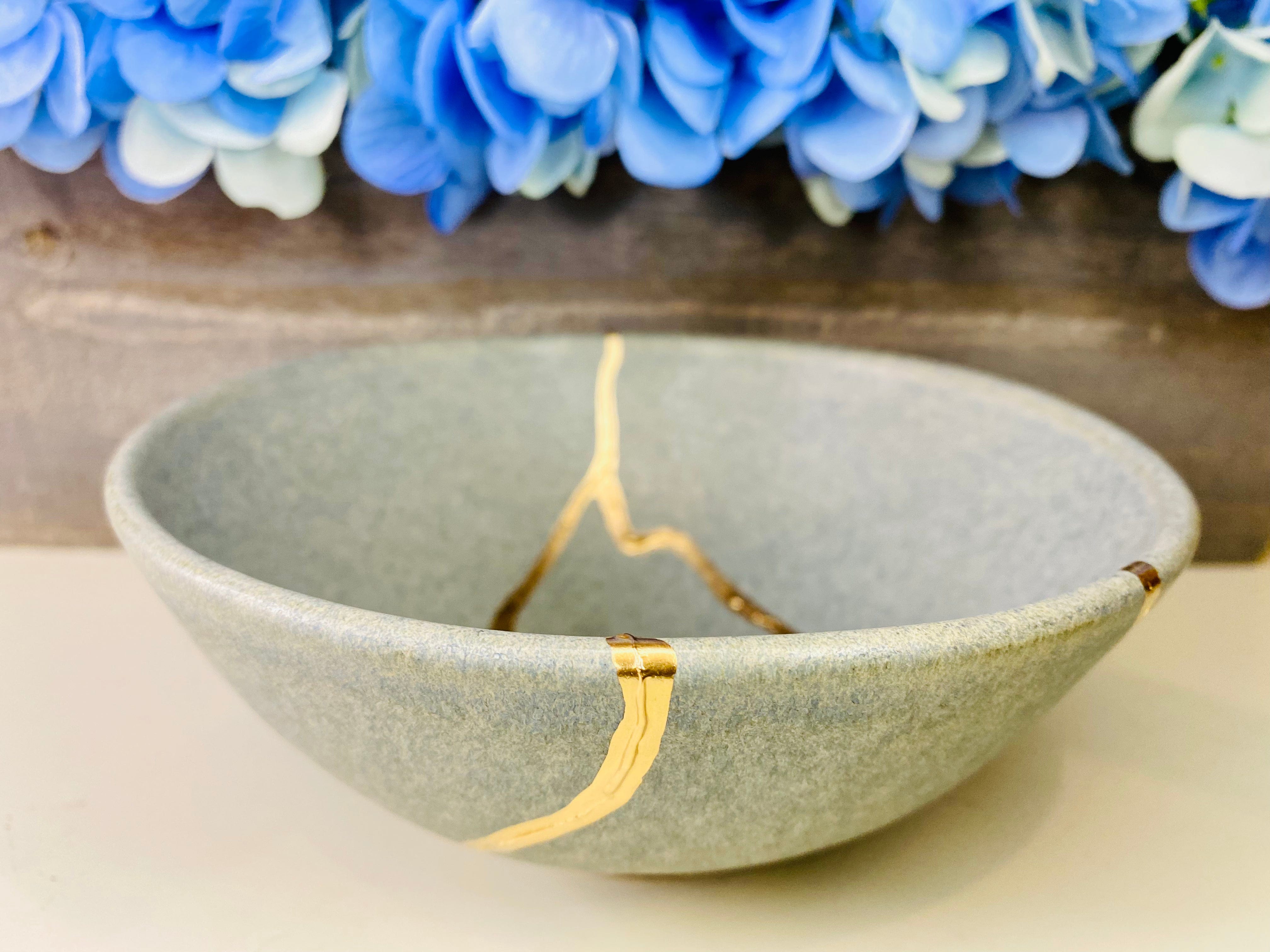 Kintsugi Bowl, Concrete Grey Bowl, Kintsugi Gifts, Minimalist Gift, Kintsugi Pottery, Rustic, Summer Gifts, Kintsugi Stoneware Concrete Bowl