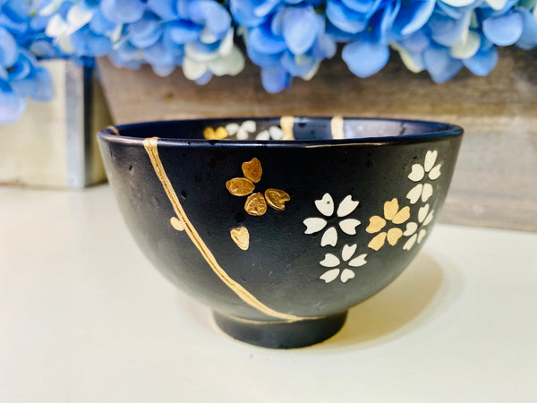 黒地に金色模様の茶碗 image_9393a861-adaa-4fc7-a164-