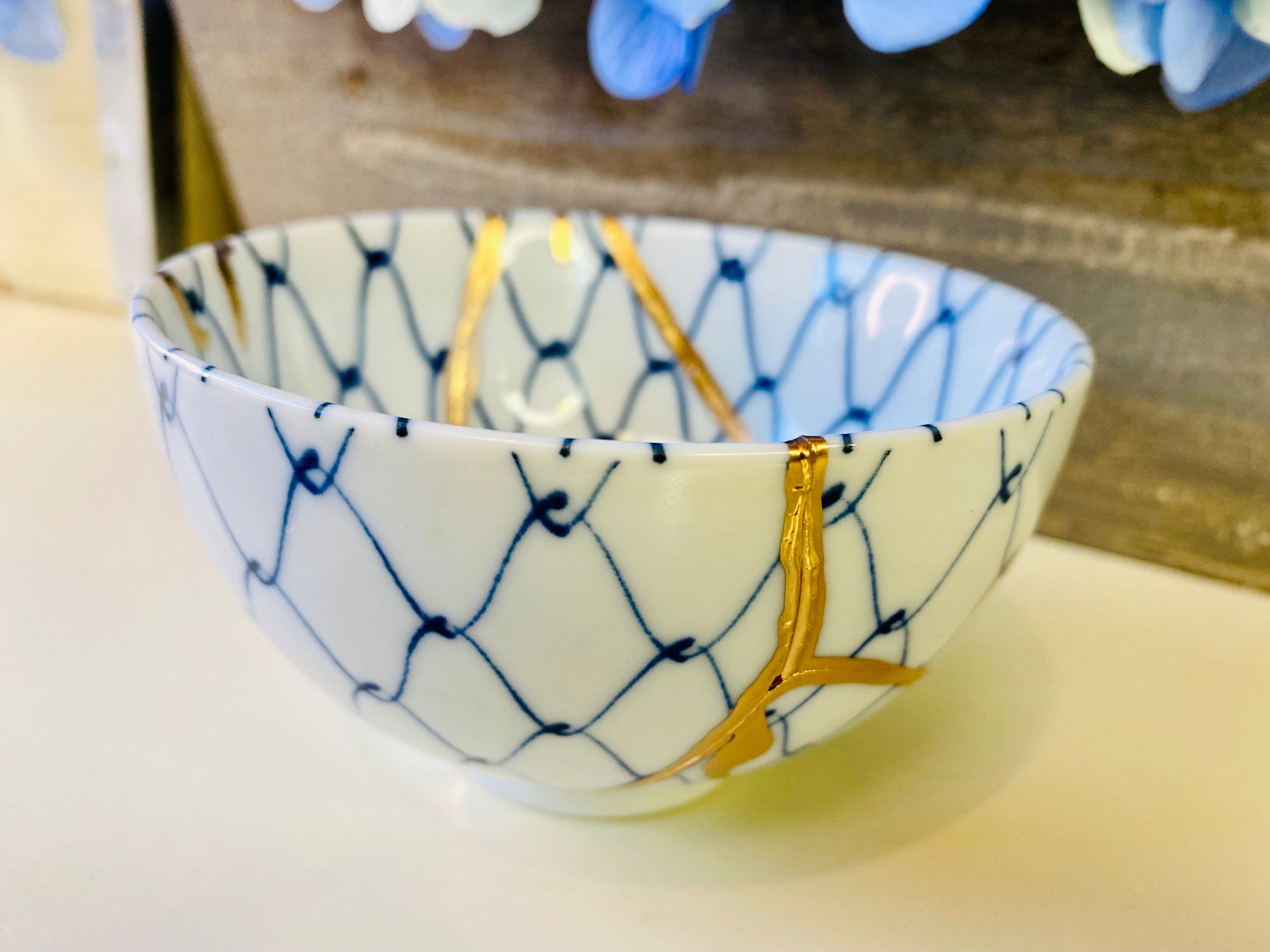 Kintsugi White Bowl Ring Pattern