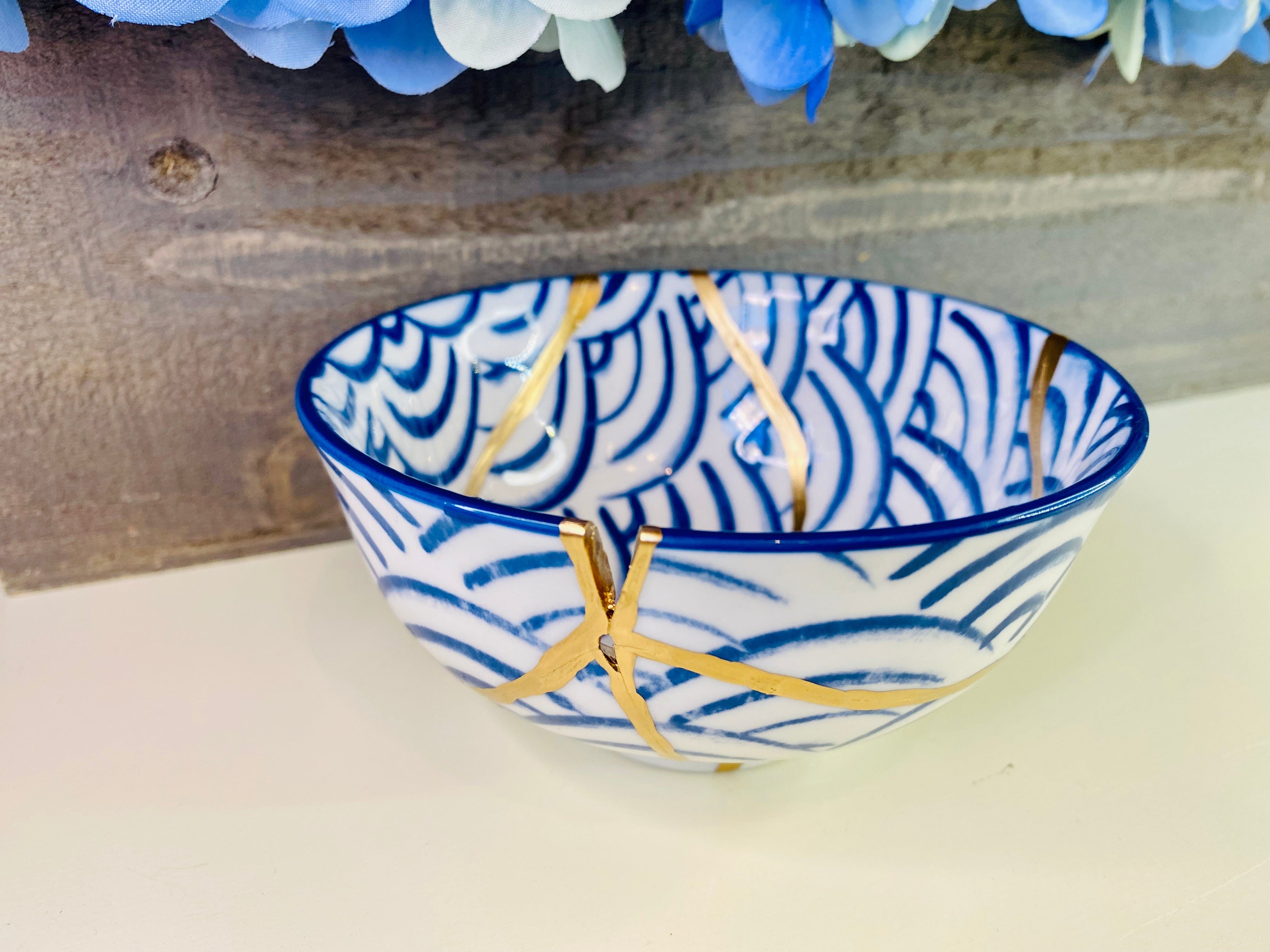 Kintsugi Gifts, White Scale Bowl, Kintsugi Pottery, Japanese Decor, Minimalist, Kintsugi Bowls, Home Decor, Kintsugi White Wave Bowl