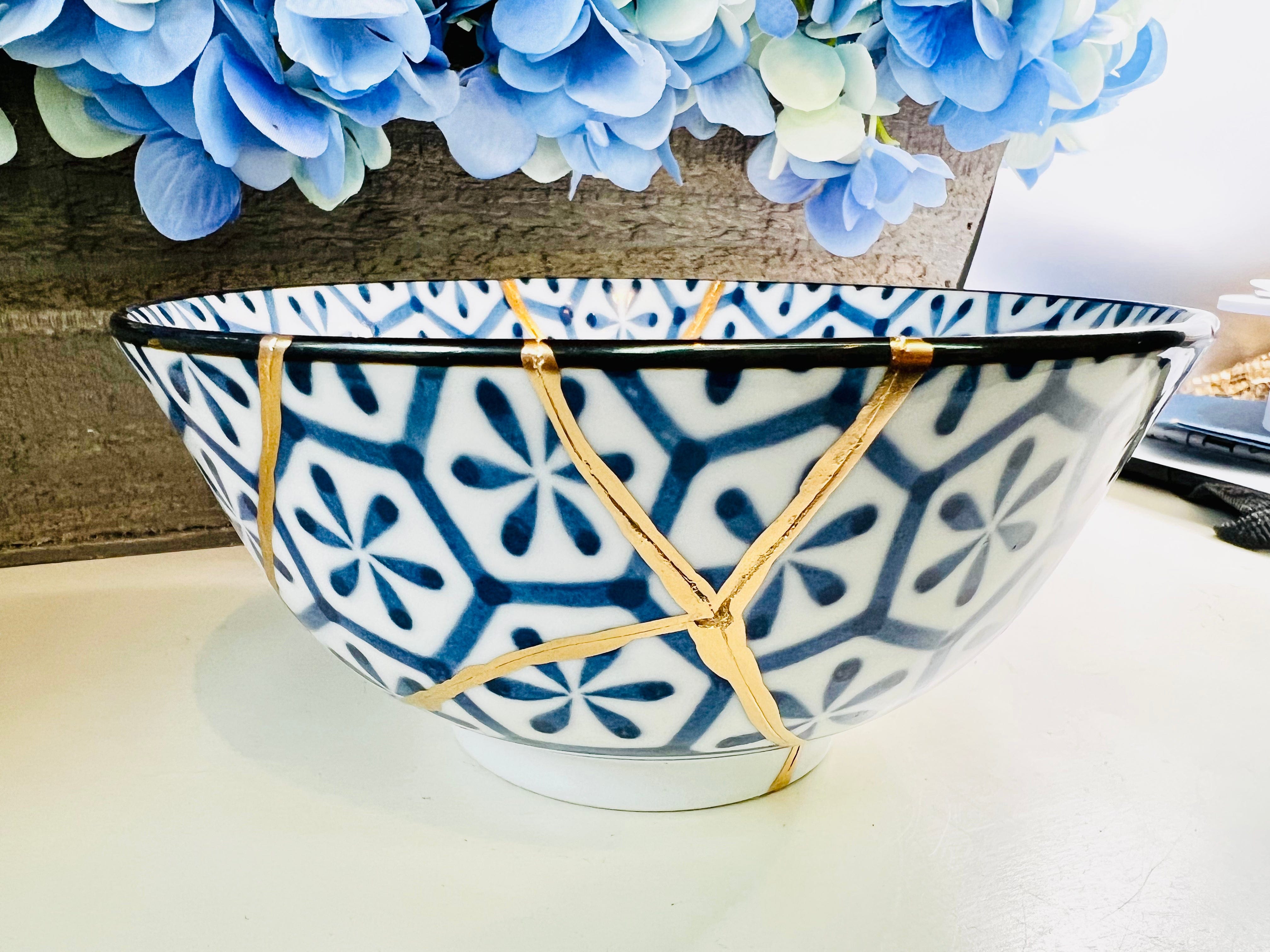 Kintsugi Bowl, Kintsugi Monyou Blue, Kintsugi Pottery, Minimalist, Home Decor, Fall Gifts, Blue and White Lined Ring Dish