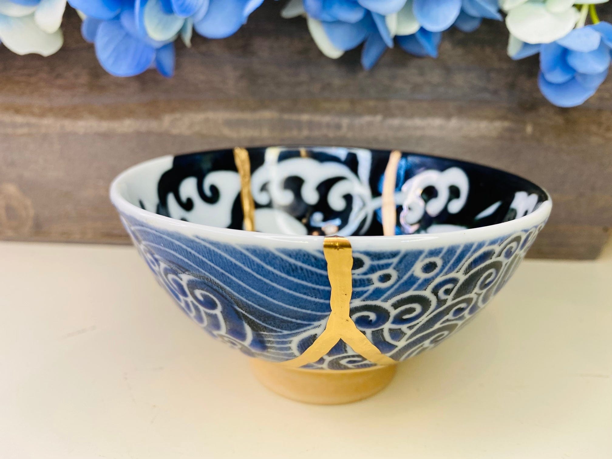 Kintsugi Bowls, Whale Bowl, Fine Art Ceramics, Japanese Decor, Kintsugi Pottery, Fathers Day Gifts, Wedding Gifts, Kintsugi White Whale Bowl
