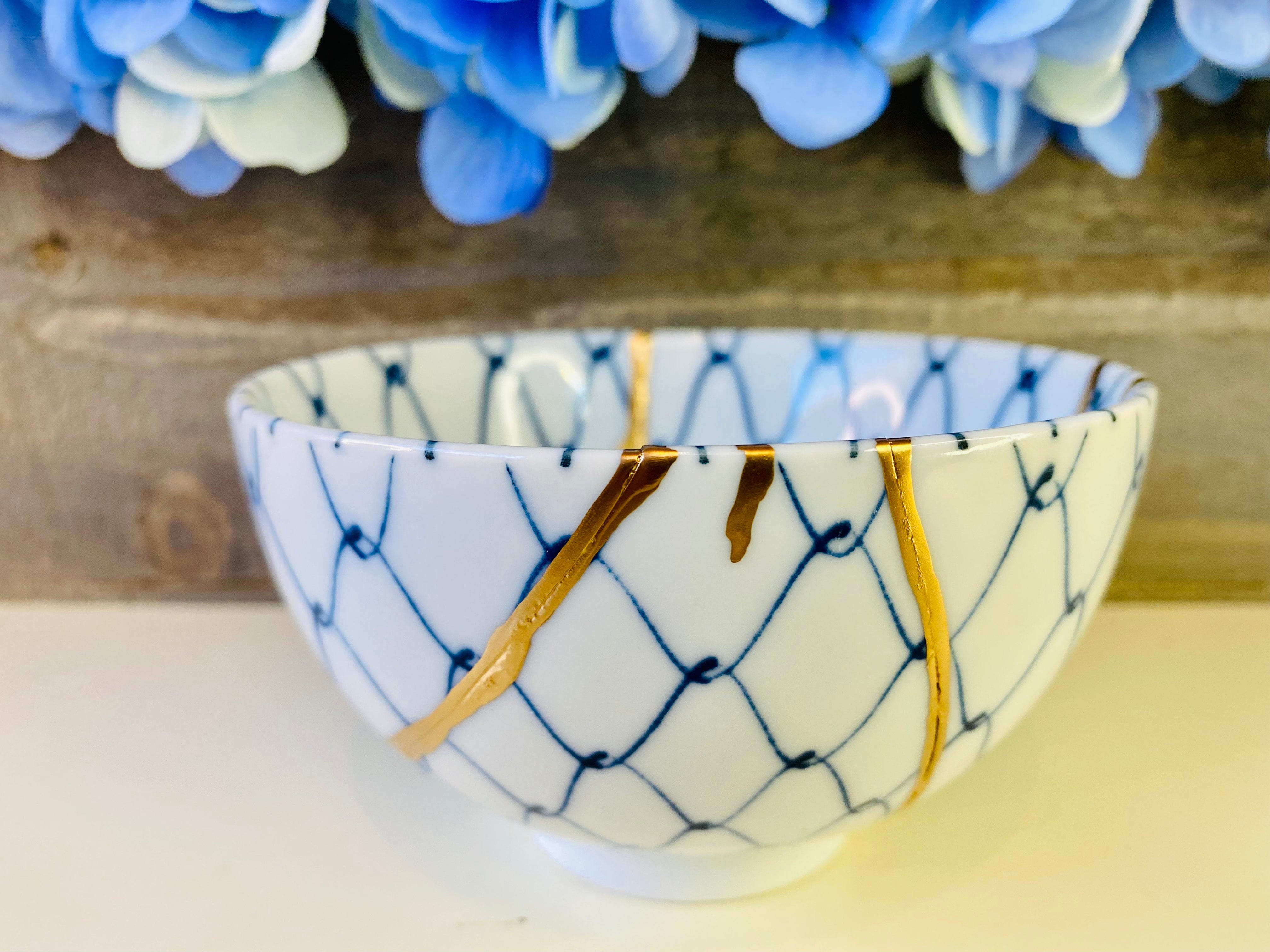 Kintsugi White Bowl Ring Pattern