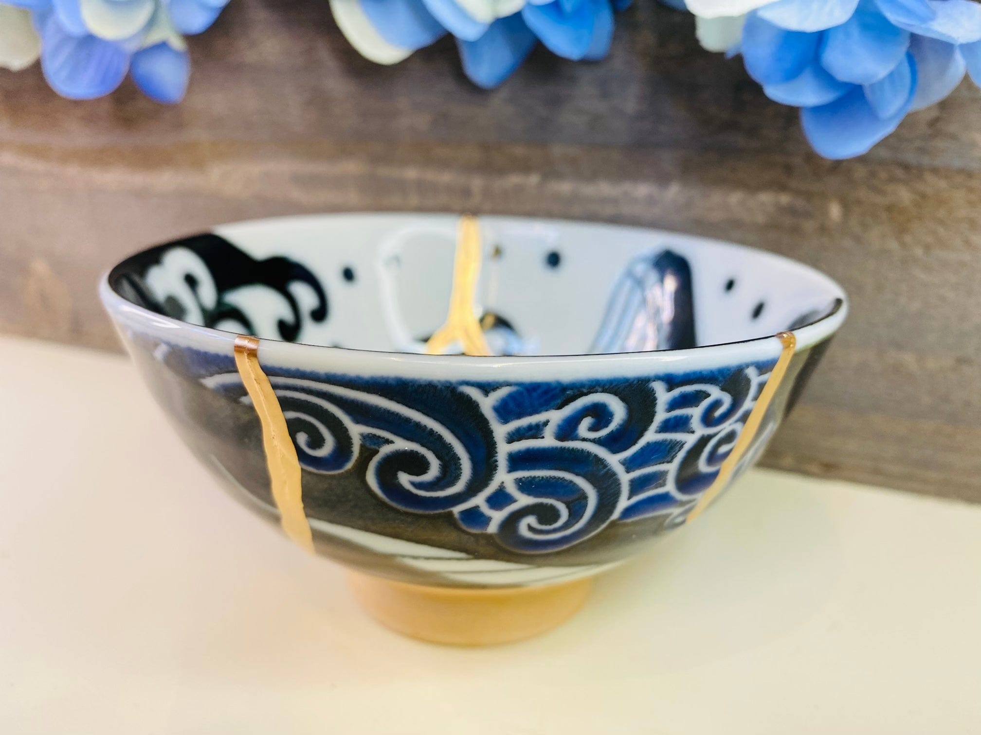 Kintsugi Bowls, Whale Bowl, Fine Art Ceramics, Japanese Decor, Kintsugi Pottery, Fathers Day Gifts, Wedding Gifts, Kintsugi White Whale Bowl