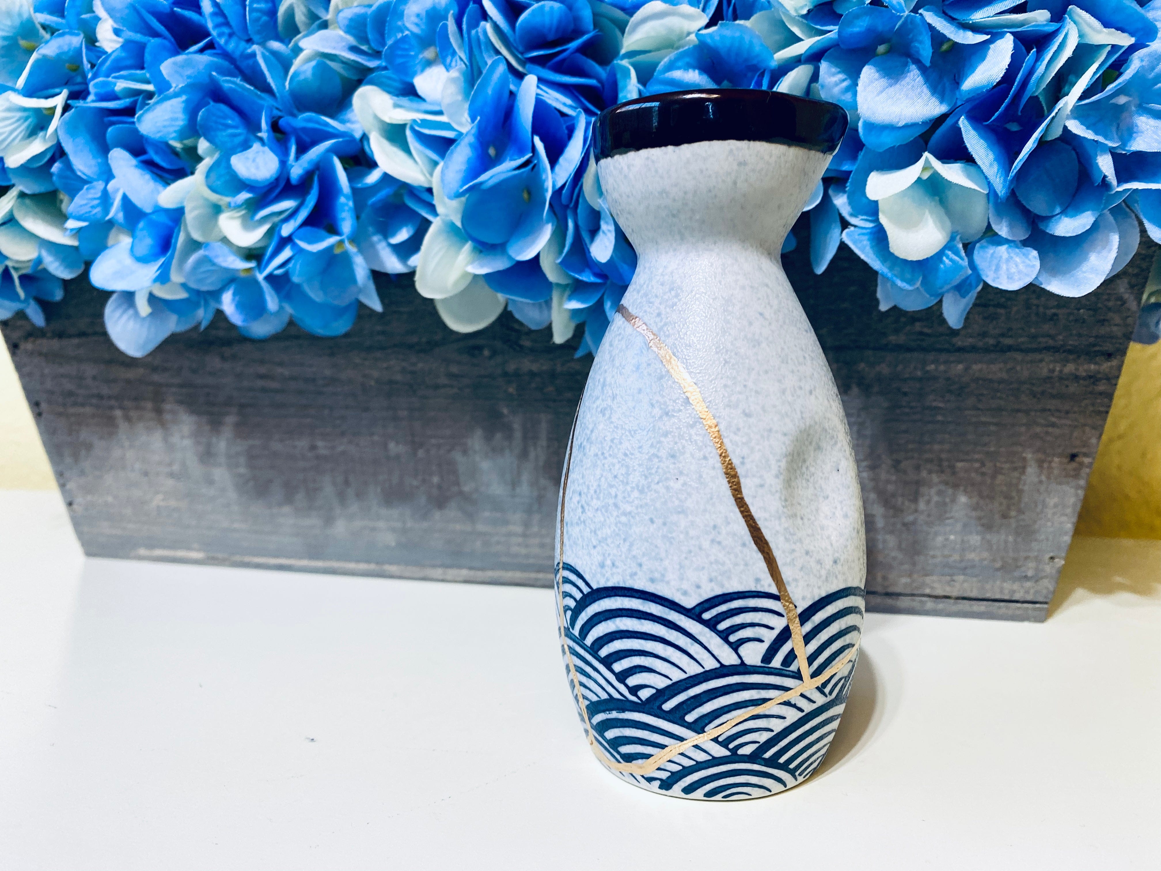 Kintsugi Repaired Scale Pattern Stoneware Sake Bottle