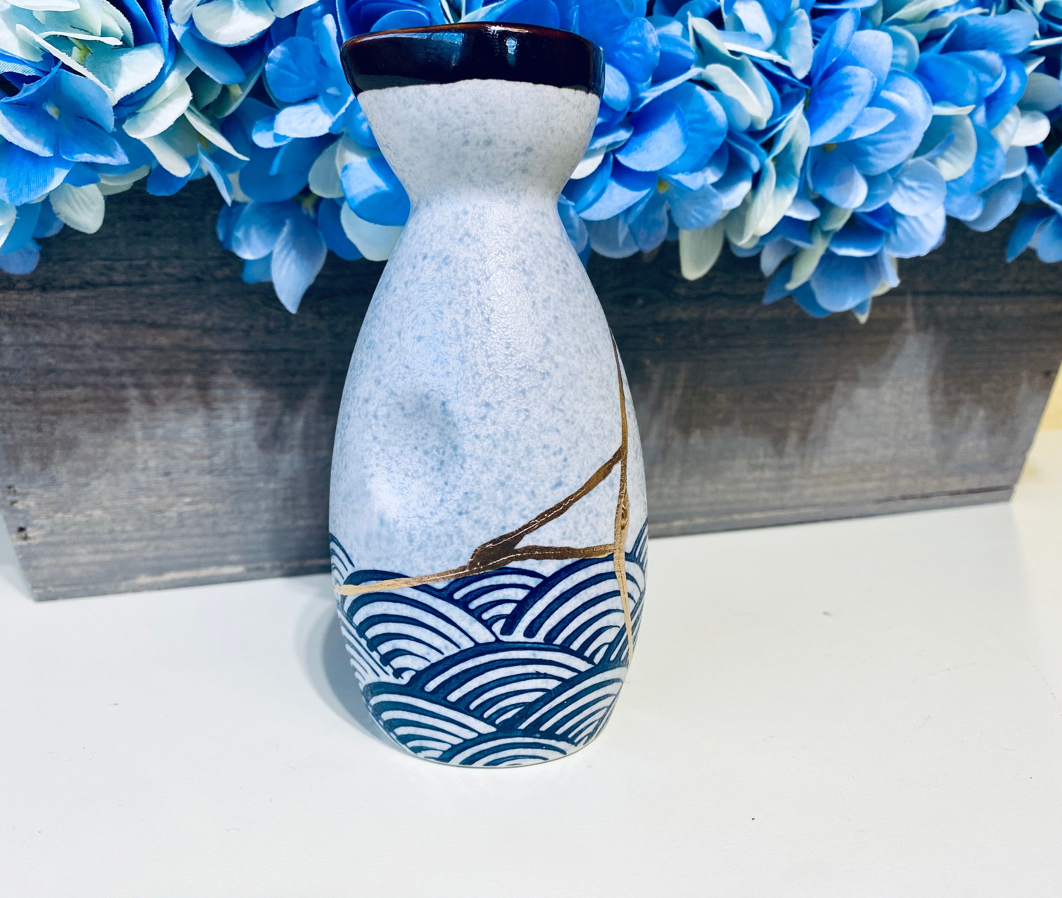 Kintsugi Repaired Scale Pattern Stoneware Sake Bottle