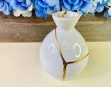 Kintsugi Gifts, White Sake Bottle, Kintsugi Pottery, Japanese Decor, Home Decor, Minimalist, Graduation, Kintsugi White Sake Bottle