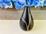 Kintsugi Vase, Black Bud Vase, Kintsugi Gifts, Japanese Decor, Kintsugi Pottery, Fine Art Ceramics, Minimalist, Kintsugi Black Bud Vase