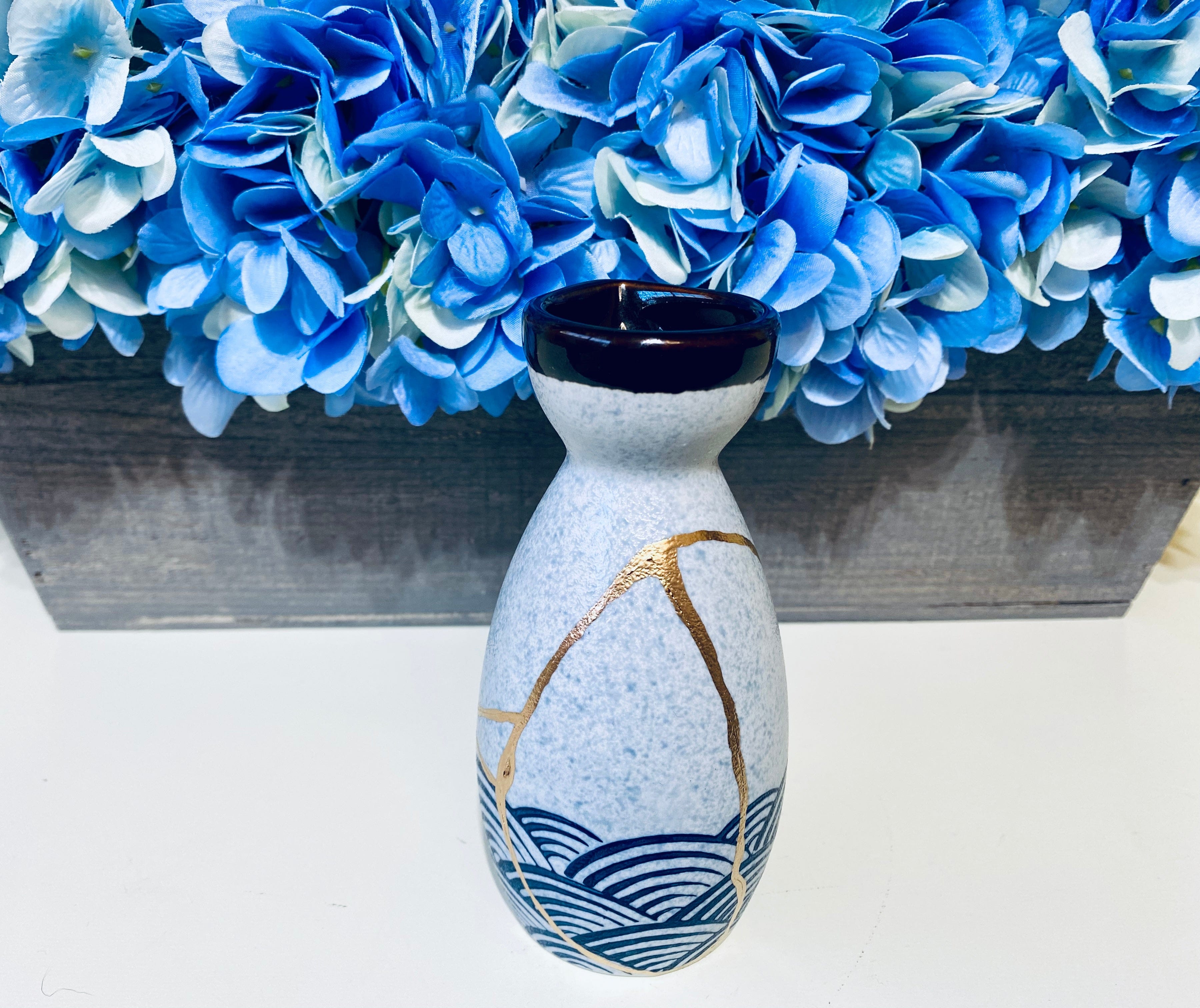 Kintsugi Repaired Scale Pattern Stoneware Sake Bottle