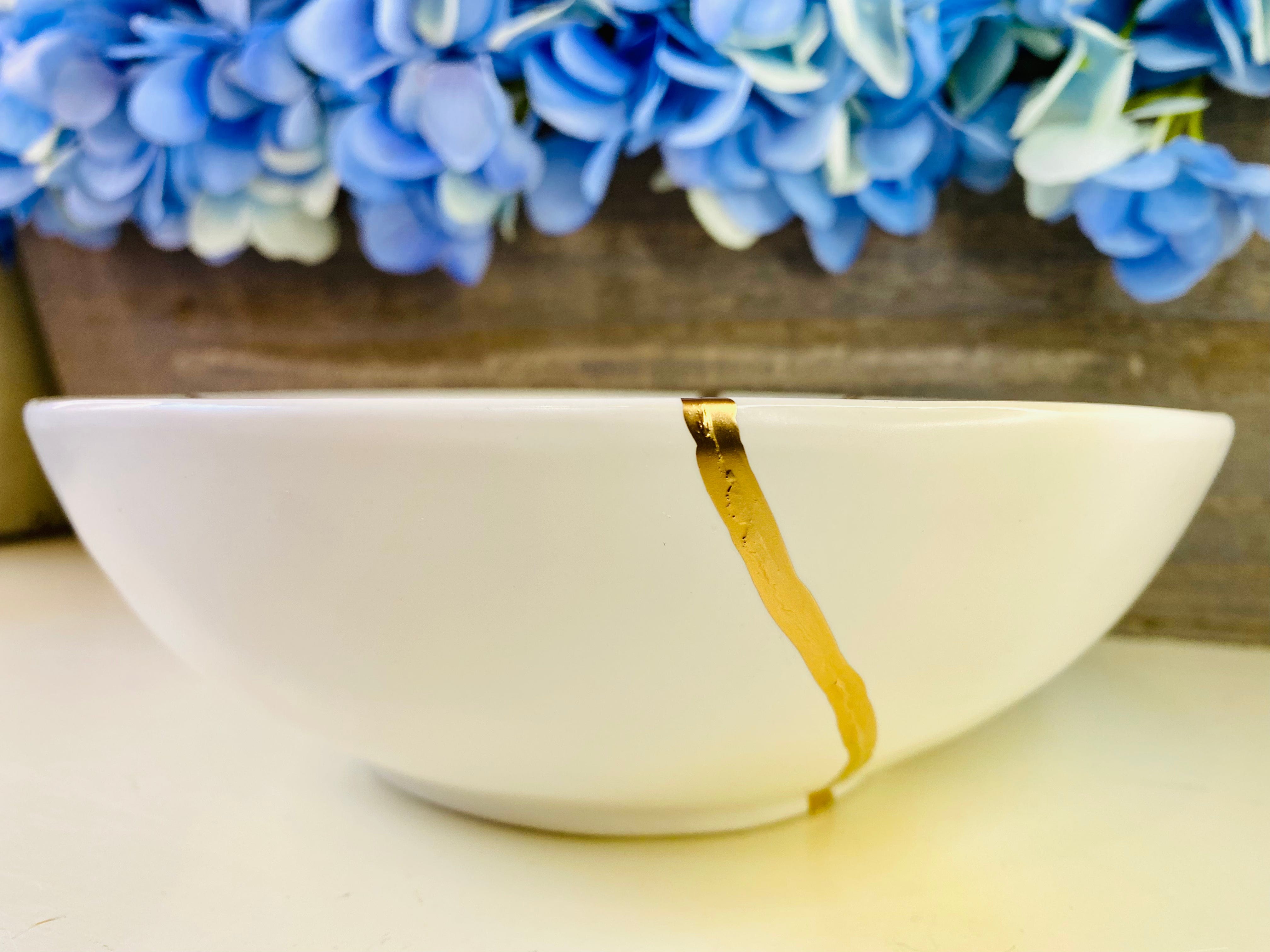 Kintsugi Bowl, White Stoneware Bowl, Fine Art Ceramics, Wedding Day Gifts, Japanese Decor, Minimalist Gifts, Kintsugi White Stoneware Bowl