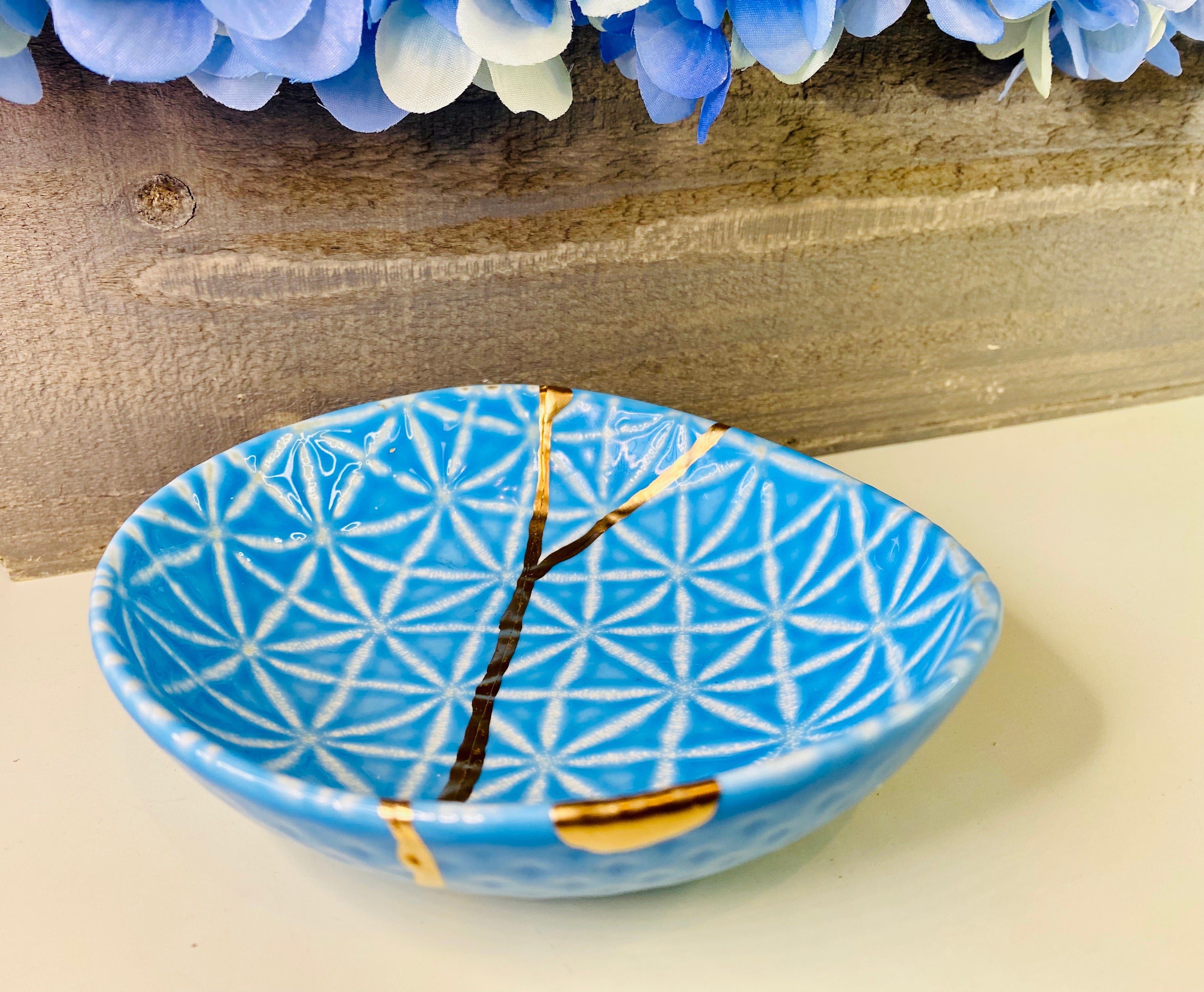Kintsugi Gifts, Turkish Blue Bowl, Kintsugi Pottery, Kintsugi Bowl, Japanese Decor, Minimalist, Graduation, Kintsugi Blue Cross Stitch Bowl