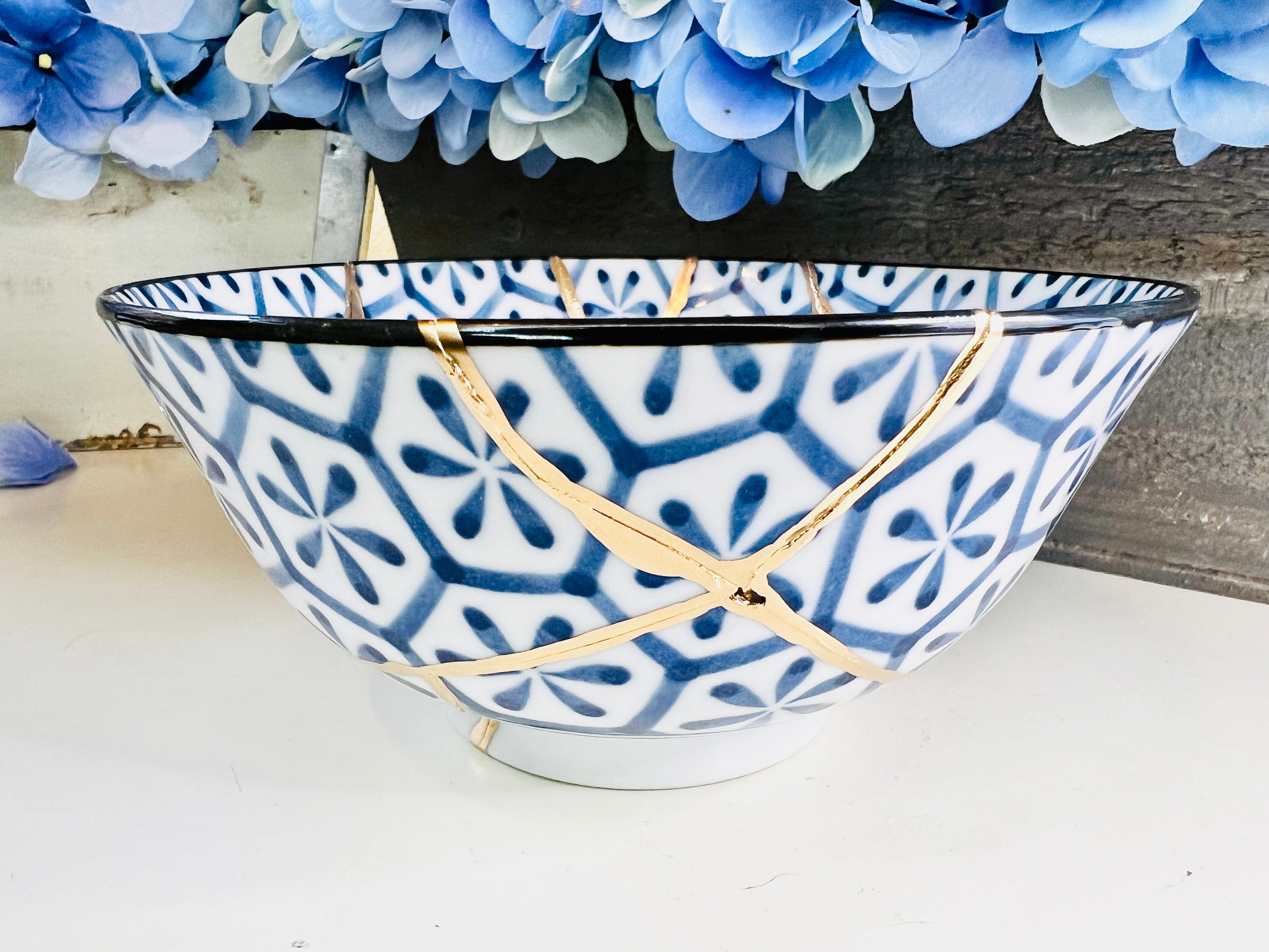 Kintsugi Bowl, Kintsugi Monyou Blue, Kintsugi Pottery, Minimalist, Home Decor, Fall Gifts, Blue and White Lined Ring Dish