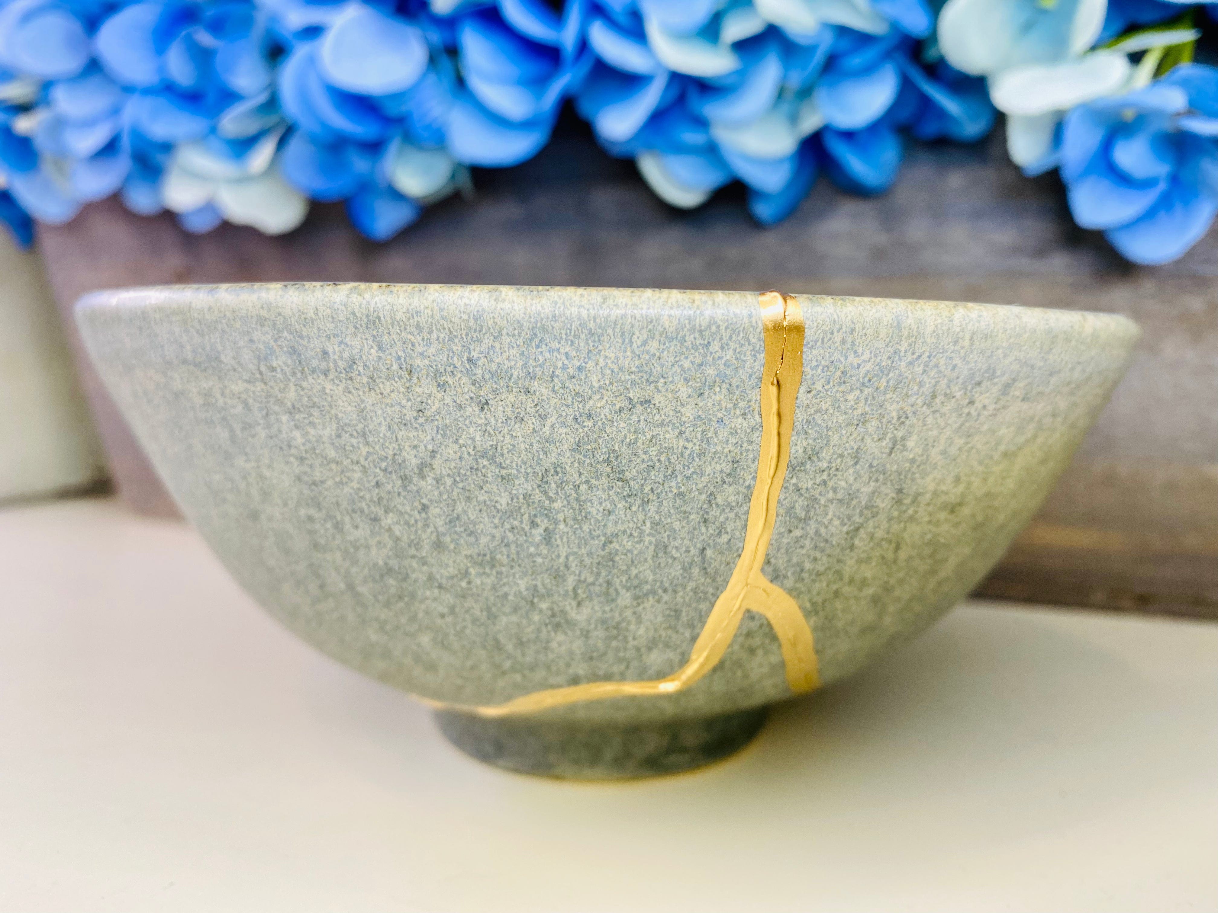 Kintsugi Bowl, Concrete Grey Bowl, Kintsugi Gifts, Minimalist Gift, Kintsugi Pottery, Rustic, Summer Gifts, Kintsugi Stoneware Concrete Bowl
