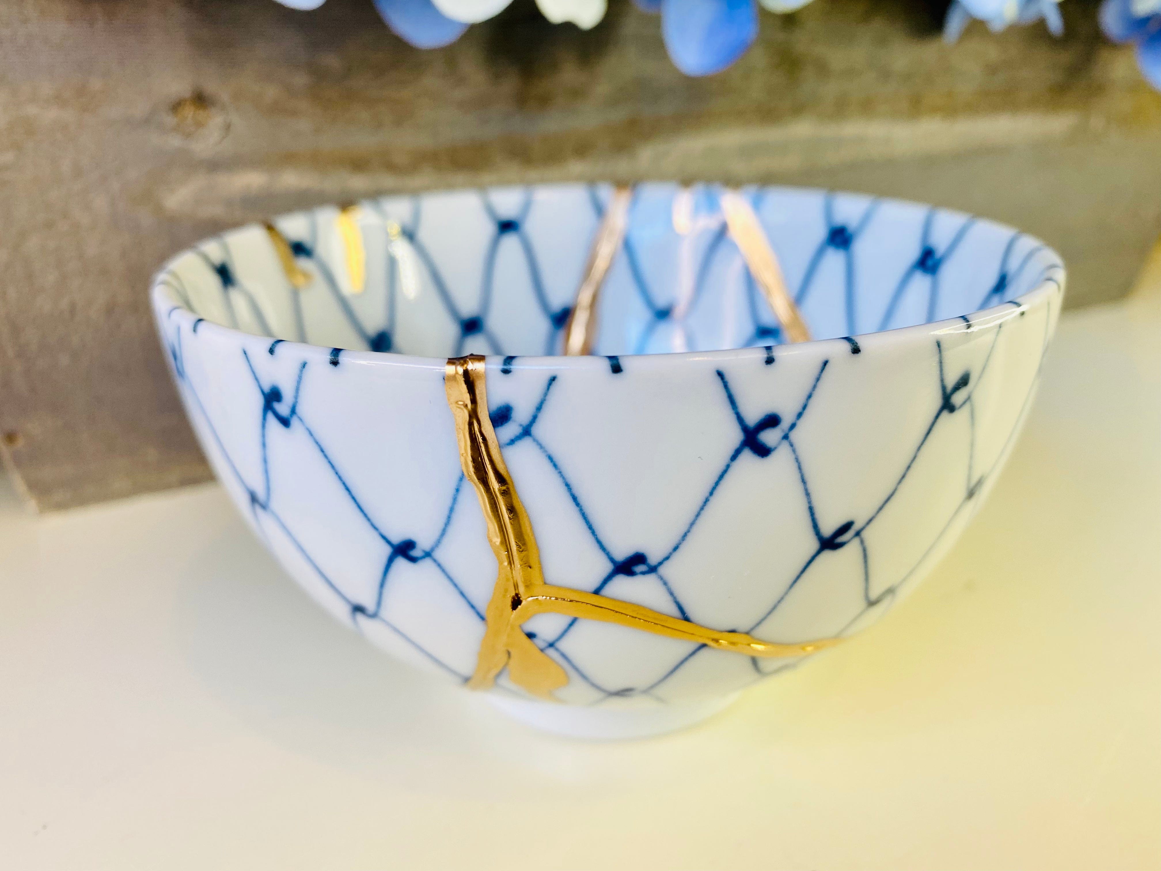 Kintsugi White Bowl Ring Pattern