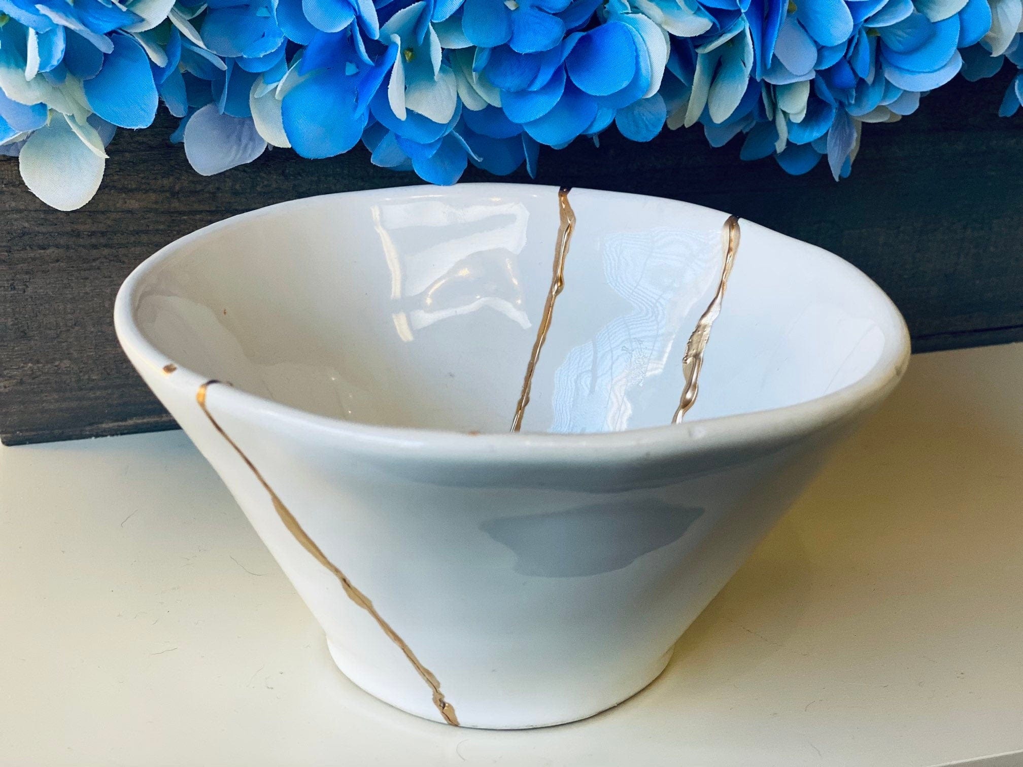 Kintsugi Repaired White Stoneware Bowl Gold Inlaid Made in Italy